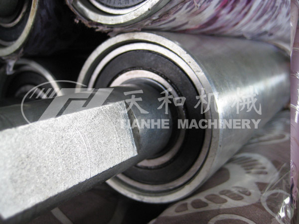 Lathe cutting roller